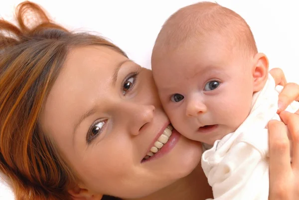 Фотография счастливой матери с ребенком над белым — стоковое фото