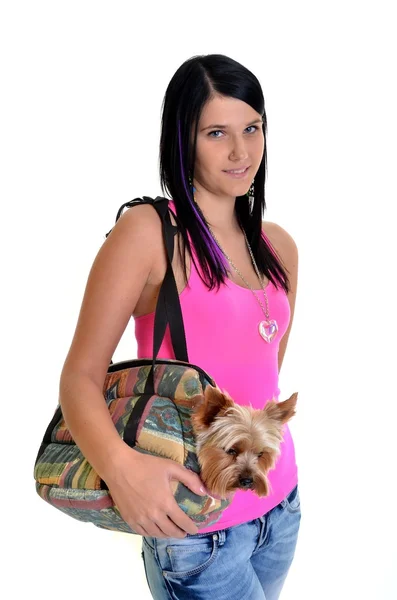 Junge Frau mit kleinem Hund — Stockfoto