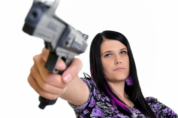 Frau mit Waffe isoliert auf weißem Hintergrund — Stockfoto