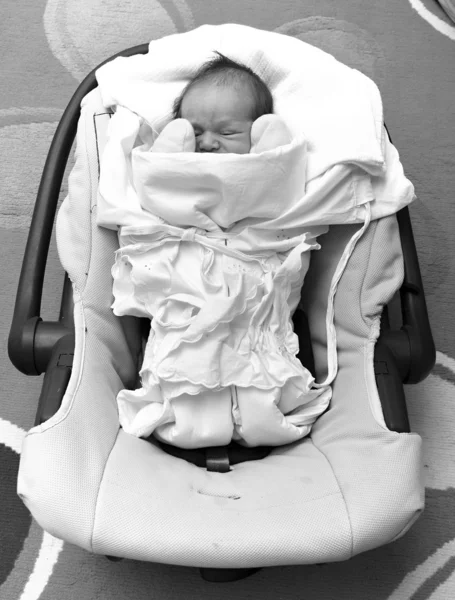 Dítě v autosedačce — Stock fotografie