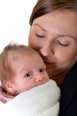 Mutlu anne ve beyaz üzerinde bebek resmi