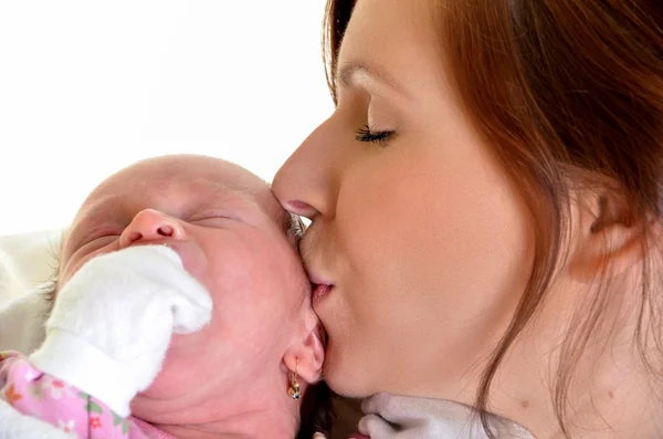 Bild einer glücklichen Mutter mit Baby über Weiß — Stockfoto