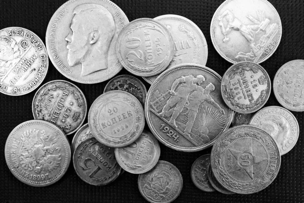 Stříbrné starožitné mince — Stock fotografie