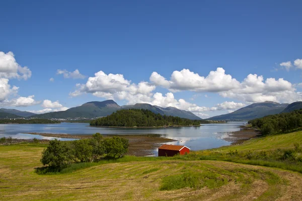 Obszarów wiejskich lanscape z Norwegii — Zdjęcie stockowe