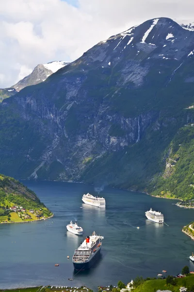 Widok na fiord geiranger, Norwegia — Zdjęcie stockowe