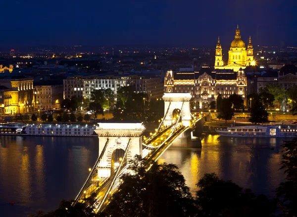 布达佩斯的夜灯光 — 图库照片