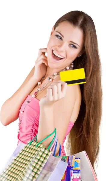 Lachende mooie vrouw getrokken uit de portemonnee credit card — Stockfoto
