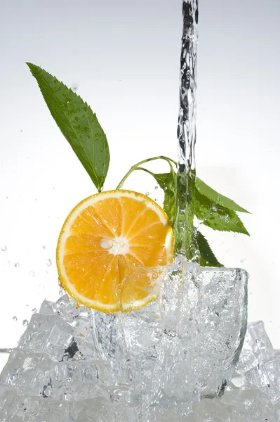 Arancione e acqua — Foto Stock