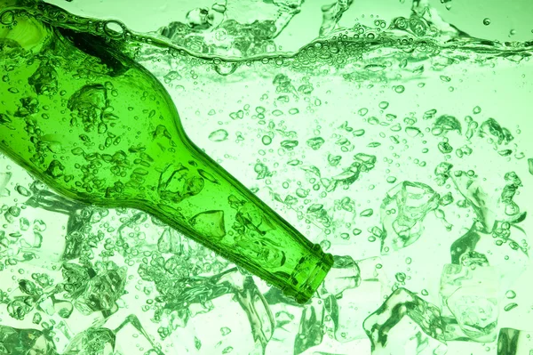 Botella verde —  Fotos de Stock