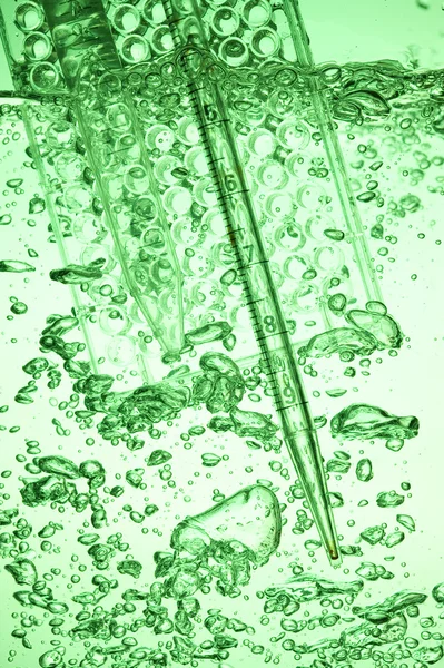 Tubo di prova verde.Ricerca chimica — Foto Stock