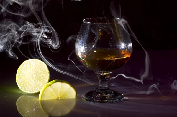 Cognac mit Limette — Stockfoto