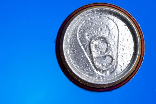 Refrigerante brilhante. latas de cerveja vistas de cima — Fotografia de Stock