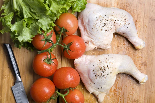 Chicken leg and vegetable — Stock Photo, Image