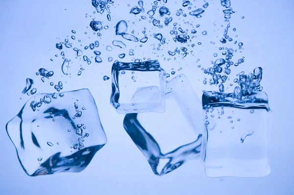 Ice in water — Stock Photo, Image