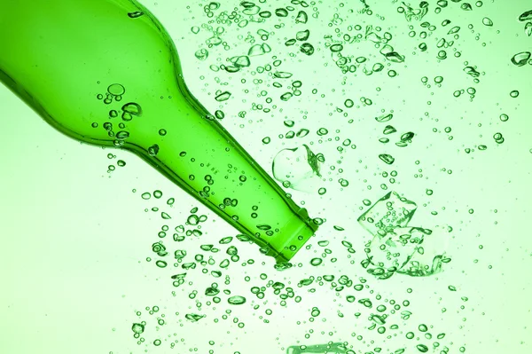 绿色的瓶子 — 图库照片