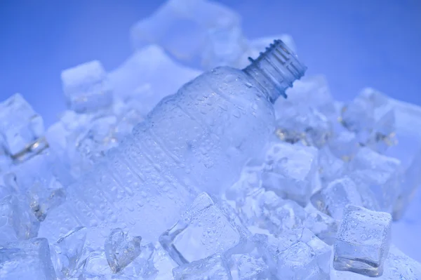 Wody z lodem — Zdjęcie stockowe