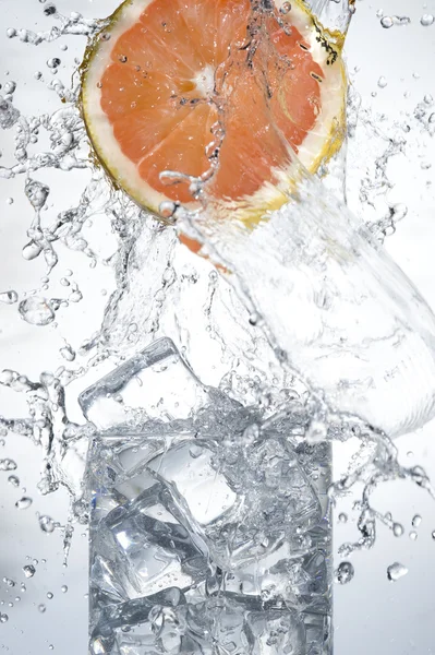 Portakal suyu ile — Stok fotoğraf