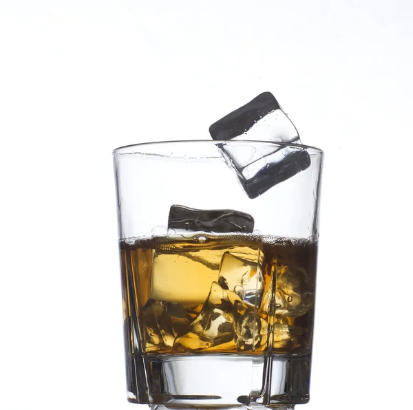 Whisky and ice — Stock Photo, Image