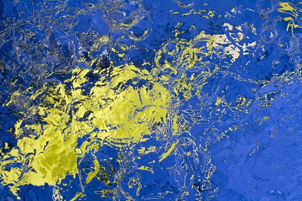Sininen vesi — kuvapankkivalokuva