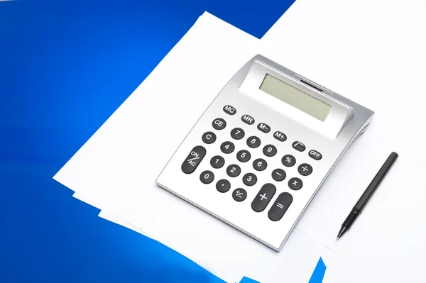 Calculator And pen — Stock Photo, Image