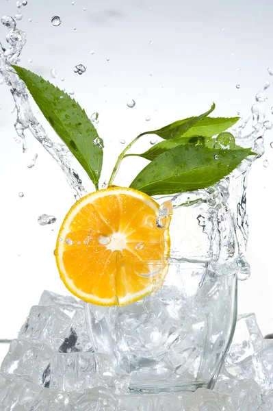 Naranja y agua — Foto de Stock