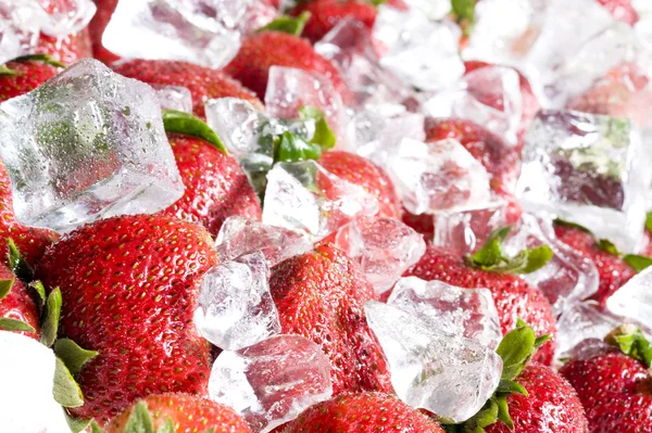 Strawberry with ice — Stock Photo, Image
