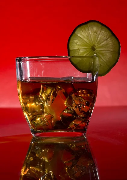 Cocktail and lime — Stock Photo, Image