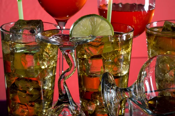 Cocktail e bevande alcoliche — Foto Stock
