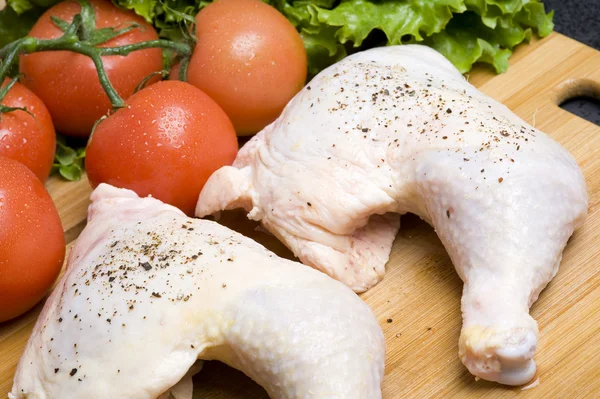 닭 다리와 야채 — 스톡 사진
