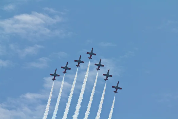 Team work in the sky — Stock Image Team work in the sky Stock Photo
