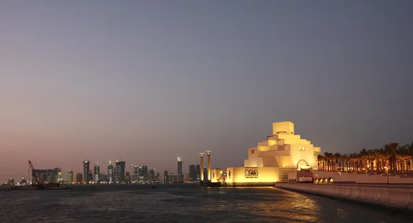 Doha Museum bei Nacht — Stockfoto