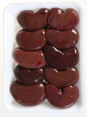 Tray of lamb's kidneys clipart