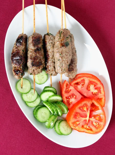 Kofta plate and salad from above — Stock Photo, Image