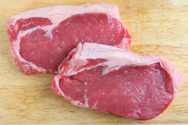 Carne de solomillo de ternera cruda —  Fotos de Stock