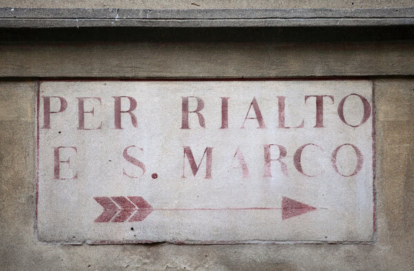To Rialto and St Marks sign