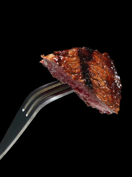 Biefstuk op vork — Stockfoto
