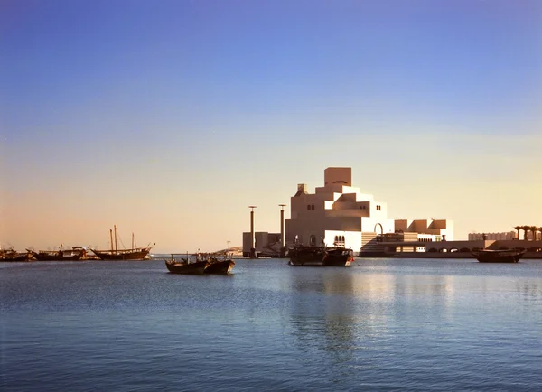卡塔尔首都多哈港和博物馆 — 图库照片