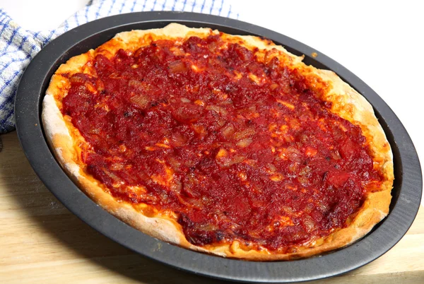 Домашняя пицца Маргарита — стоковое фото