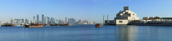 Doha skyline dhows and museum — Stock Photo, Image