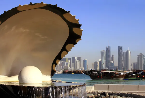 Fontaine de Doha skyline et port — Photo