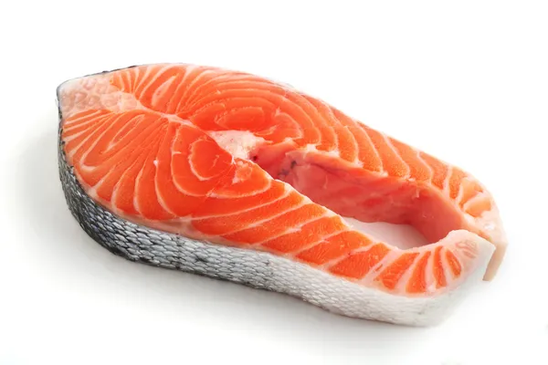 Bistecca di salmone su bianco — Foto Stock
