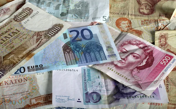 欧元和遗留下来的货币 — 图库照片