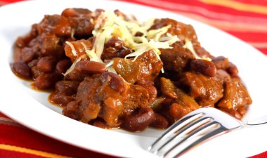 Chili con carne yan görünüm