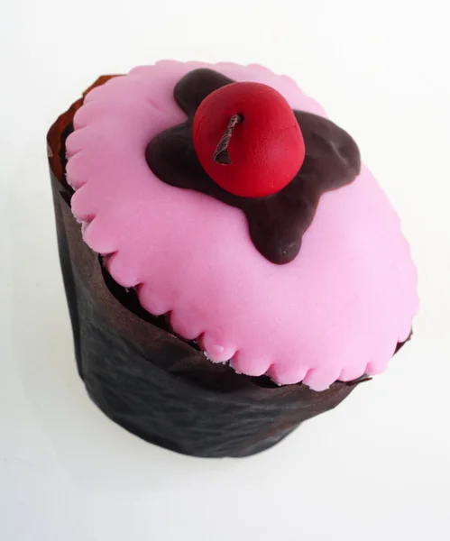 Uno spettacolare cupcake con sopra una ciliegia di marzapane — Foto Stock