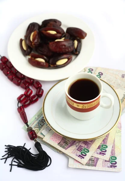Coffee dates worry beads arab money — Stock Photo, Image