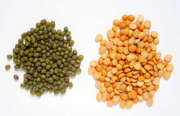 Mung beans and split peas — Stock Photo, Image