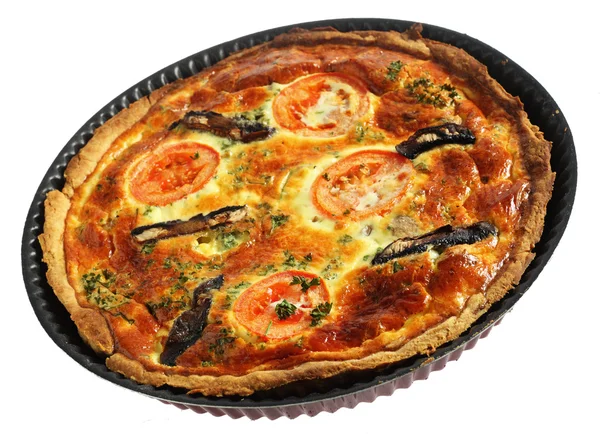 Whole quiche in baking pan — Stock Photo, Image