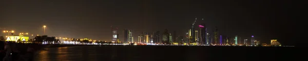 Doha corniche natiional dag skyline — Stockfoto