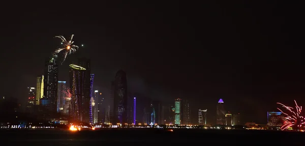 Qatar nationale feestdag vuurwerk in doha — Stockfoto
