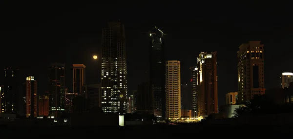 Doha torens en maan — Stockfoto